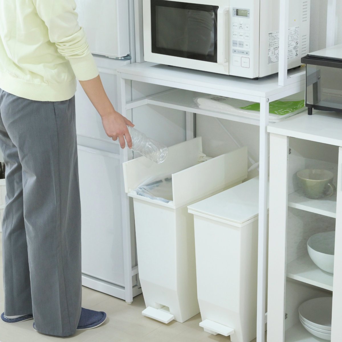 ゴミ箱上ラック 幅63cm メラミン ミドルタイプ ( ゴミ箱上 ラック 高さ170cm 収納 棚 シンプル 家具 ごみ箱上 省スペース 食器収納 家電収納 ブラック×ブラウン ホワイト×ホワイト ) 【ブラック×ブラウン】 ブラック×ブラウン