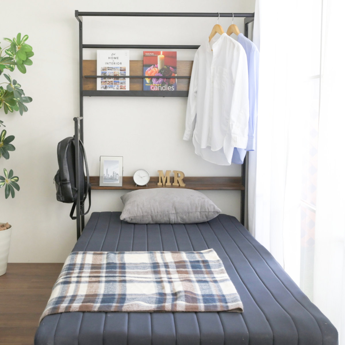 ベッド上 ハンガーラック 幅110cm ヘッドボード ( 衣類収納 棚 ラック ハンガー 後付け ベッドサイド ポールハンガー コート掛け ディスプレイ 飾り棚 マガジンラック 収納 家具 )