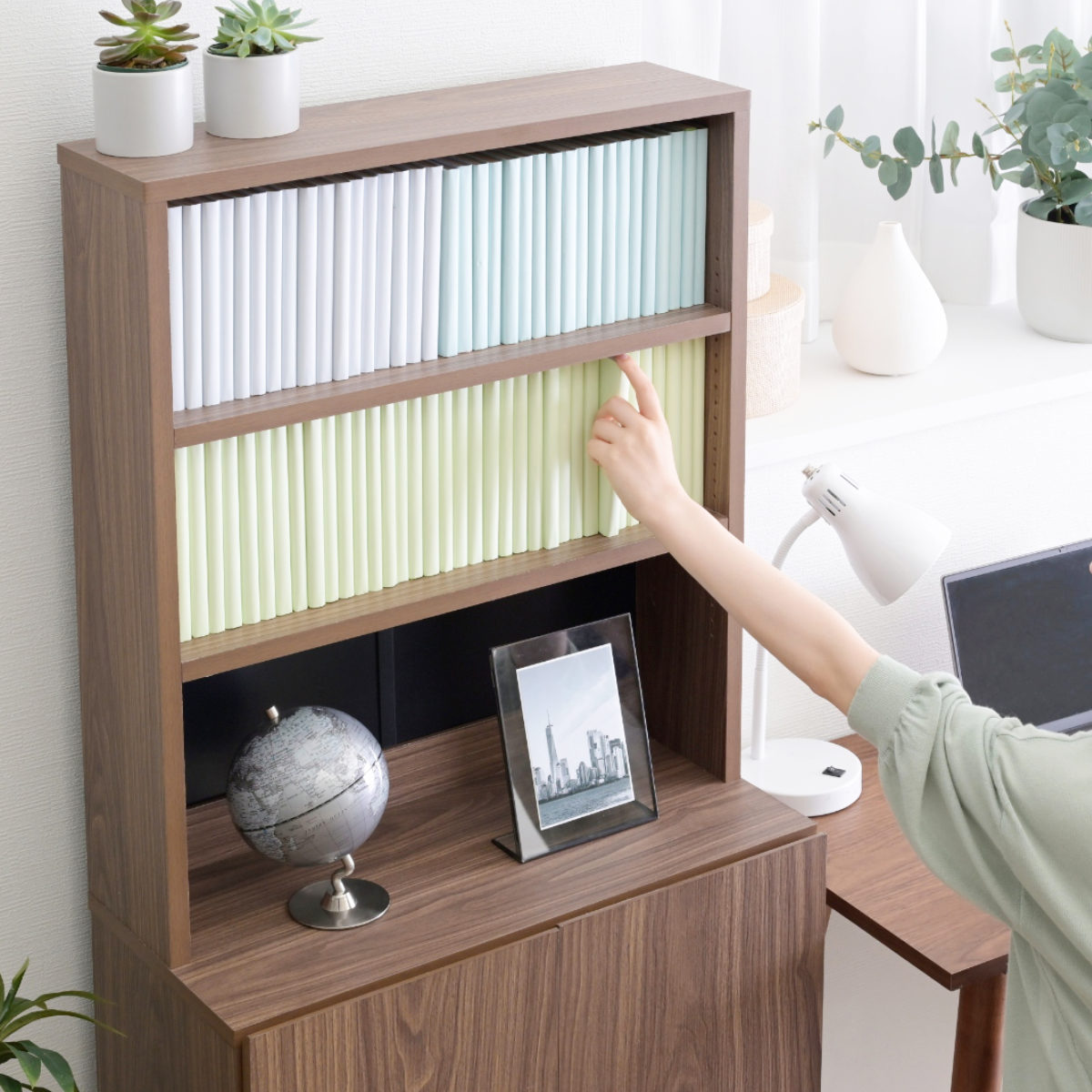 本棚 幅60cm キャビネット ハイタイプ 背面化粧 ( 棚 ラック 扉収納 可動棚 A4対応 コミック収納 リビング収納 家具 ディスプレイ 飾り棚 お掃除ロボット対応 )