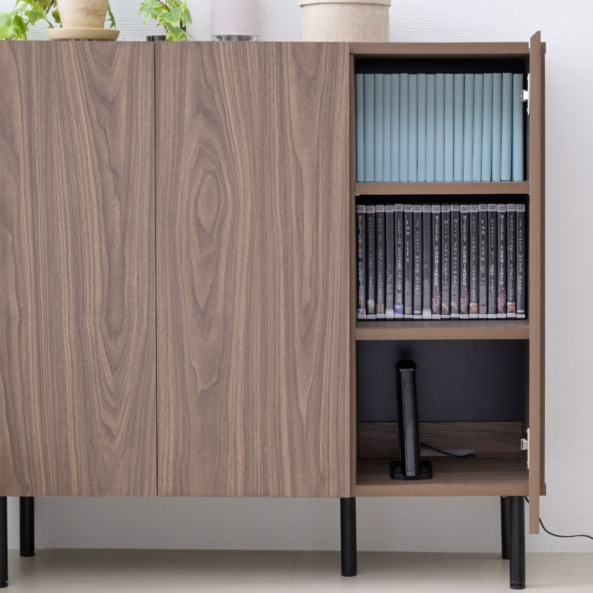 本棚 幅90cm キャビネット 扉付き 背面化粧 ( 棚 ラック 扉収納 可動棚 A4対応 コミック収納 リビング収納 家具 ディスプレイ 飾り棚 お掃除ロボット対応 )