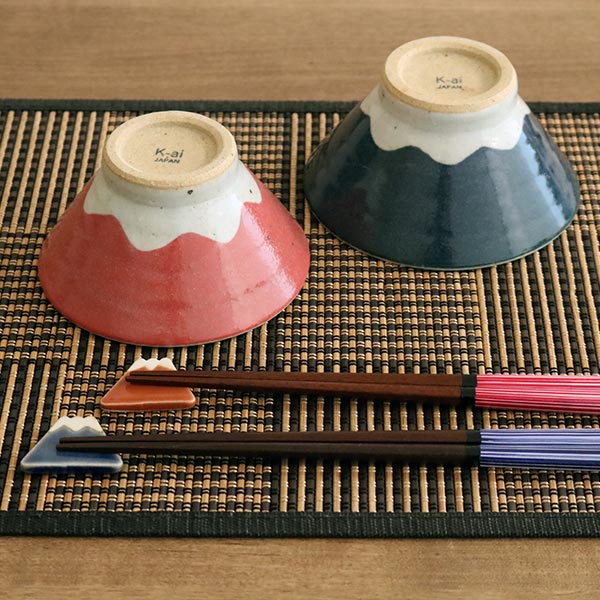 箸置き 4cm 富士山 平富士 陶器 日本製 同色5個セット ( 箸置 箸枕 カトラリーレスト 箸休め 箸台 はしおき 富士山型 平面 カトラリー 箸 フォーク スプーン ナイフ 置き レスト ) 【赤】 赤
