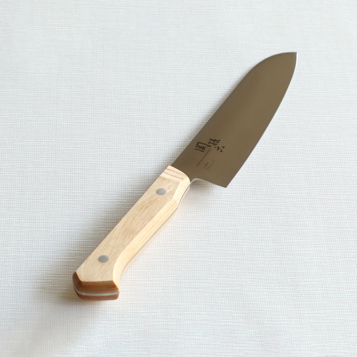 三徳包丁 16.5cm 関孫六 しらあい 日本製 貝印 ( 料理包丁 キッチンナイフ 文化包丁 白木ハンドル 16.5センチ 160mm 160ミリ 調理小物 調理道具 下ごしらえ用品 キッチングッズ キッチンツール 切れ味抜群 )