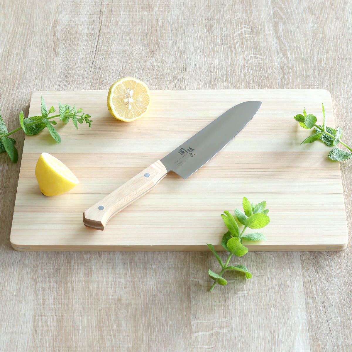 三徳包丁 16.5cm 関孫六 しらあい 日本製 貝印 ( 料理包丁 キッチンナイフ 文化包丁 白木ハンドル 16.5センチ 160mm 160ミリ 調理小物 調理道具 下ごしらえ用品 キッチングッズ キッチンツール 切れ味抜群 )