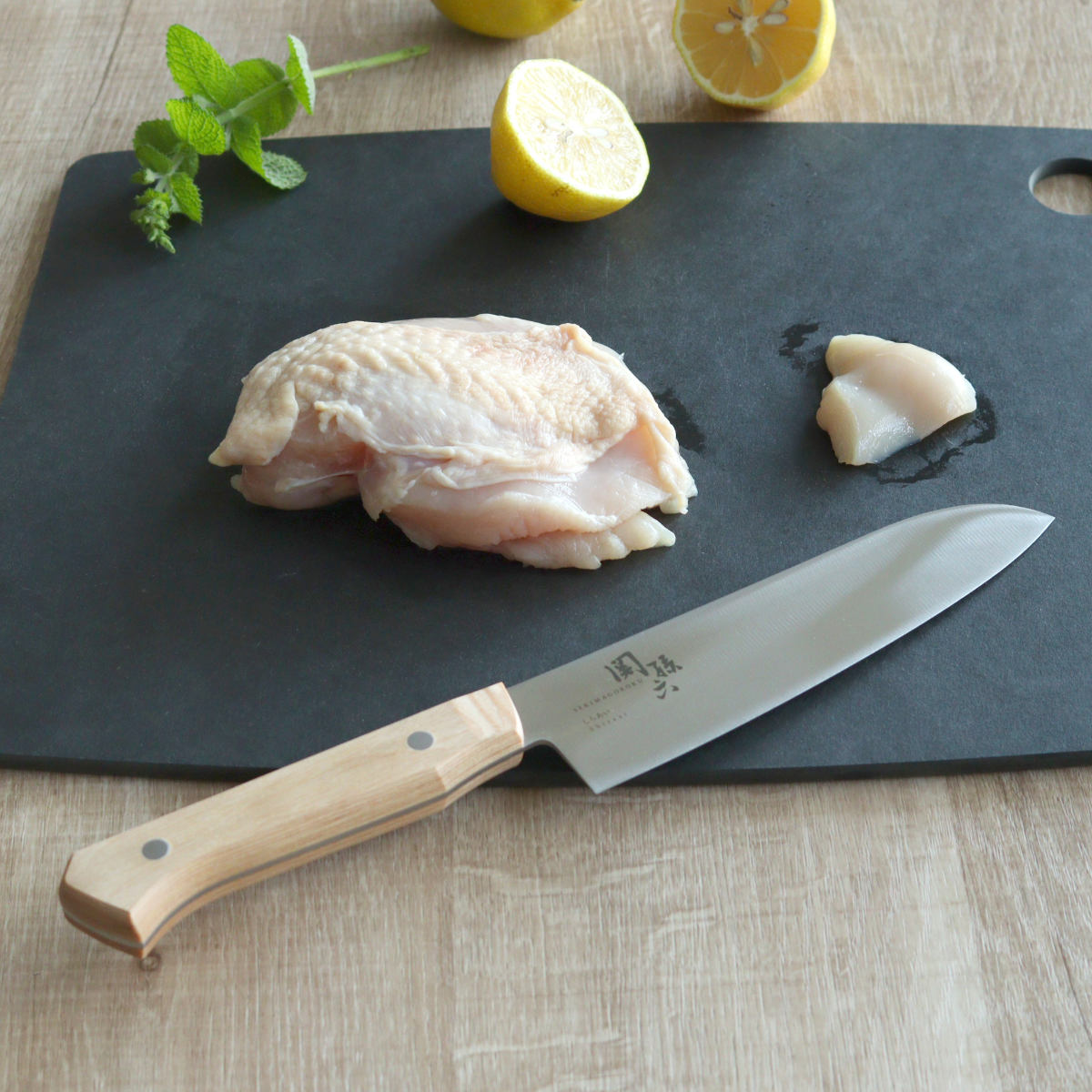 三徳包丁 16.5cm 関孫六 しらあい 日本製 貝印 ( 料理包丁 キッチンナイフ 文化包丁 白木ハンドル 16.5センチ 160mm 160ミリ 調理小物 調理道具 下ごしらえ用品 キッチングッズ キッチンツール 切れ味抜群 )