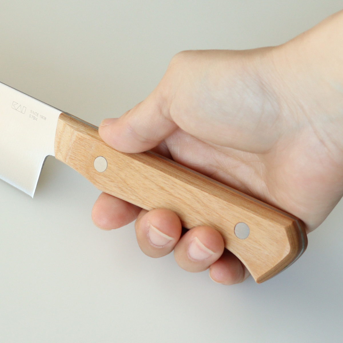 三徳包丁 16.5cm 関孫六 しらあい 日本製 貝印 ( 料理包丁 キッチンナイフ 文化包丁 白木ハンドル 16.5センチ 160mm 160ミリ 調理小物 調理道具 下ごしらえ用品 キッチングッズ キッチンツール 切れ味抜群 )