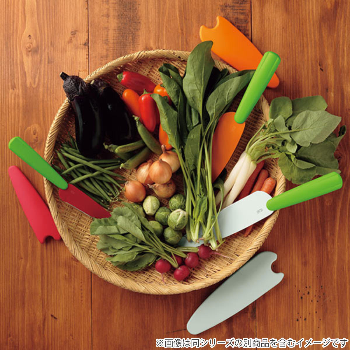 包丁 三徳包丁 さや付き 16cm ベジタブルナイフ 大根 ( 料理包丁 左右兼用 万能包丁 おすすめ 食洗機対応 両刃 右手左手兼用 キッチンナイフ 万能ナイフ 16センチ キッチンツール 調理器具 貝印 KAI かわいい )