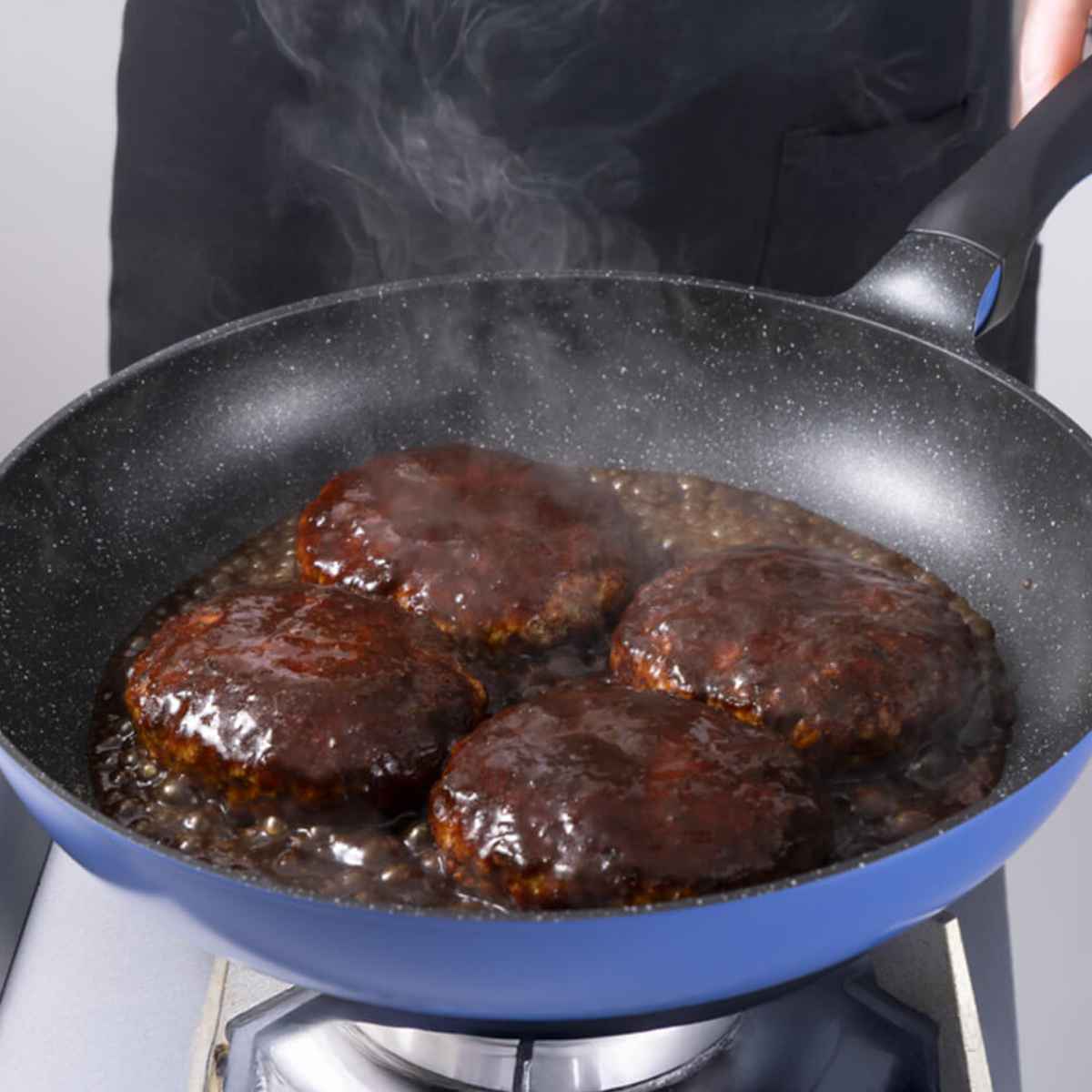 フライパン 30cm ラクカルフライパン フッ素加工 貝印 ( ガス火専用 炒め鍋 いため鍋 ふっ素加工 軽量 軽い 30センチ フッ素コーティング アルミ製 こびりつきにくい 焦げ付きにくい 大きい 調理用品 )