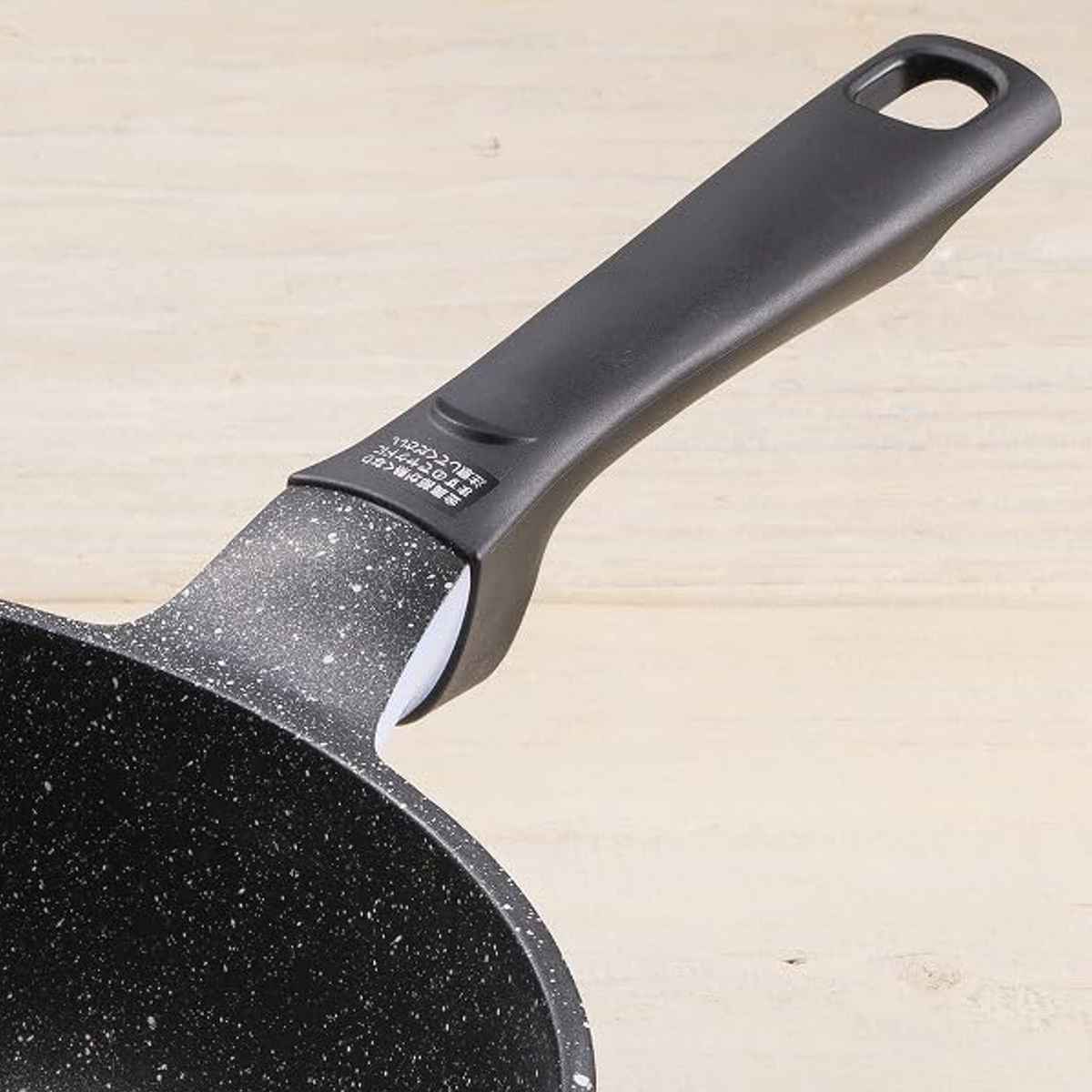 いため鍋 24cm ラクカルいため鍋 フッ素加工 貝印 ( ガス火専用 深型 炒め鍋 ふっ素加工 軽量 軽い 24センチ フッ素コーティング アルミ製 こびりつきにくい 焦げ付きにくい 調理用品 )