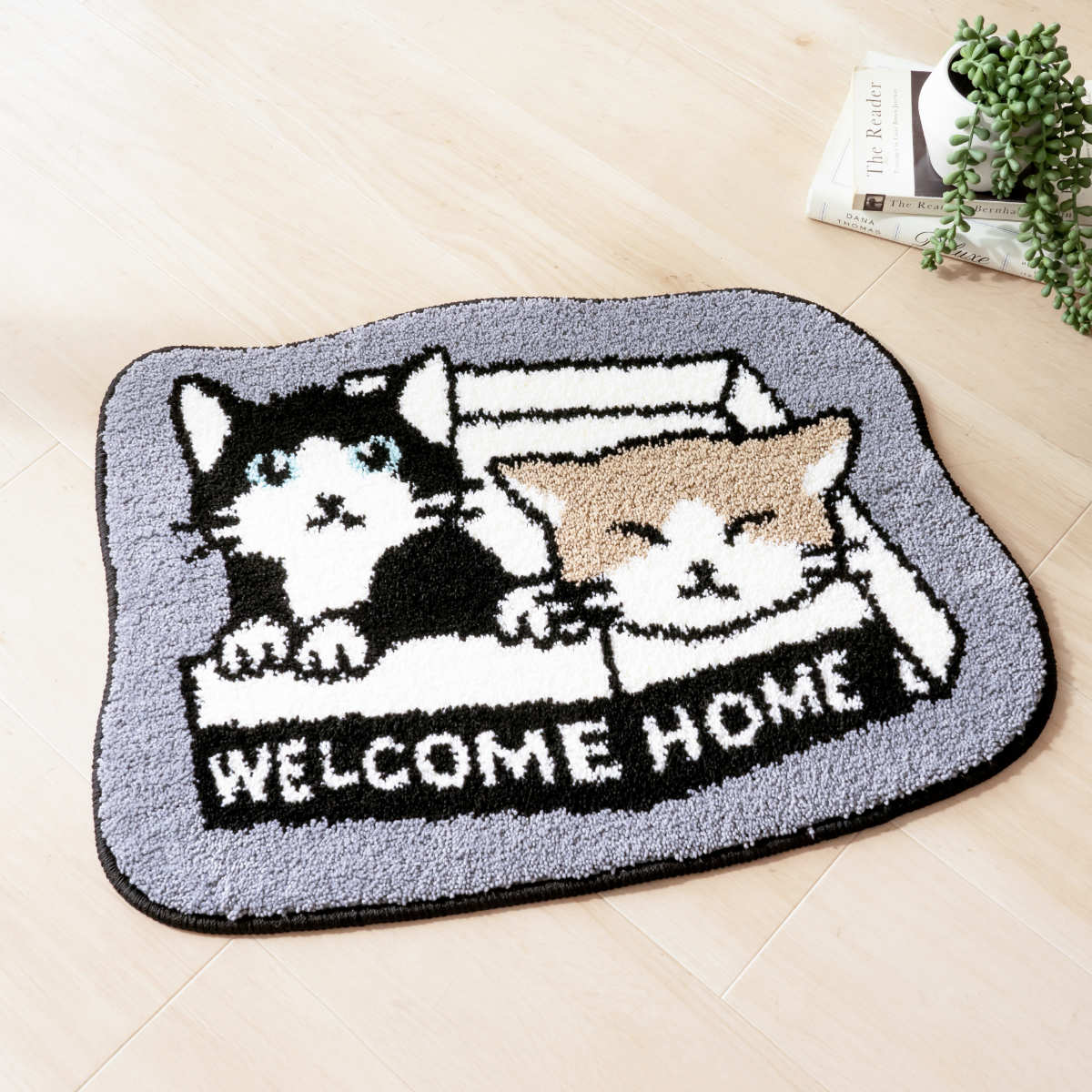 玄関マット 室内 マルチマット 45×60 ( 洗える 滑り止め かわいい コンパクト ふかふか 抗菌加工 幅60cm マット ラグ トイレ 寝室 ペット 洗濯機で洗える インテリア 洗面 チワワ 豆しば ハチワレ 猫 ) 【ミケ】 ミケ