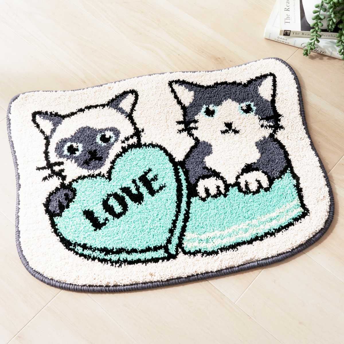 玄関マット 室内 マルチマット 45×60 ( 洗える 滑り止め かわいい コンパクト ふかふか 抗菌加工 幅60cm マット ラグ トイレ 寝室 ペット 洗濯機で洗える インテリア 洗面 チワワ 豆しば ハチワレ 猫 ) 【ミケ】 ミケ