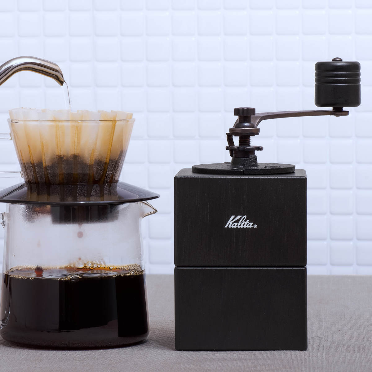 Kalita カリタ コーヒーミル キュービックミル ( 手挽き コーヒー コーヒー豆 ミル おしゃれ モダン スタイリッシュ 手動 ハンドコーヒーミル コーヒーグラインダー )