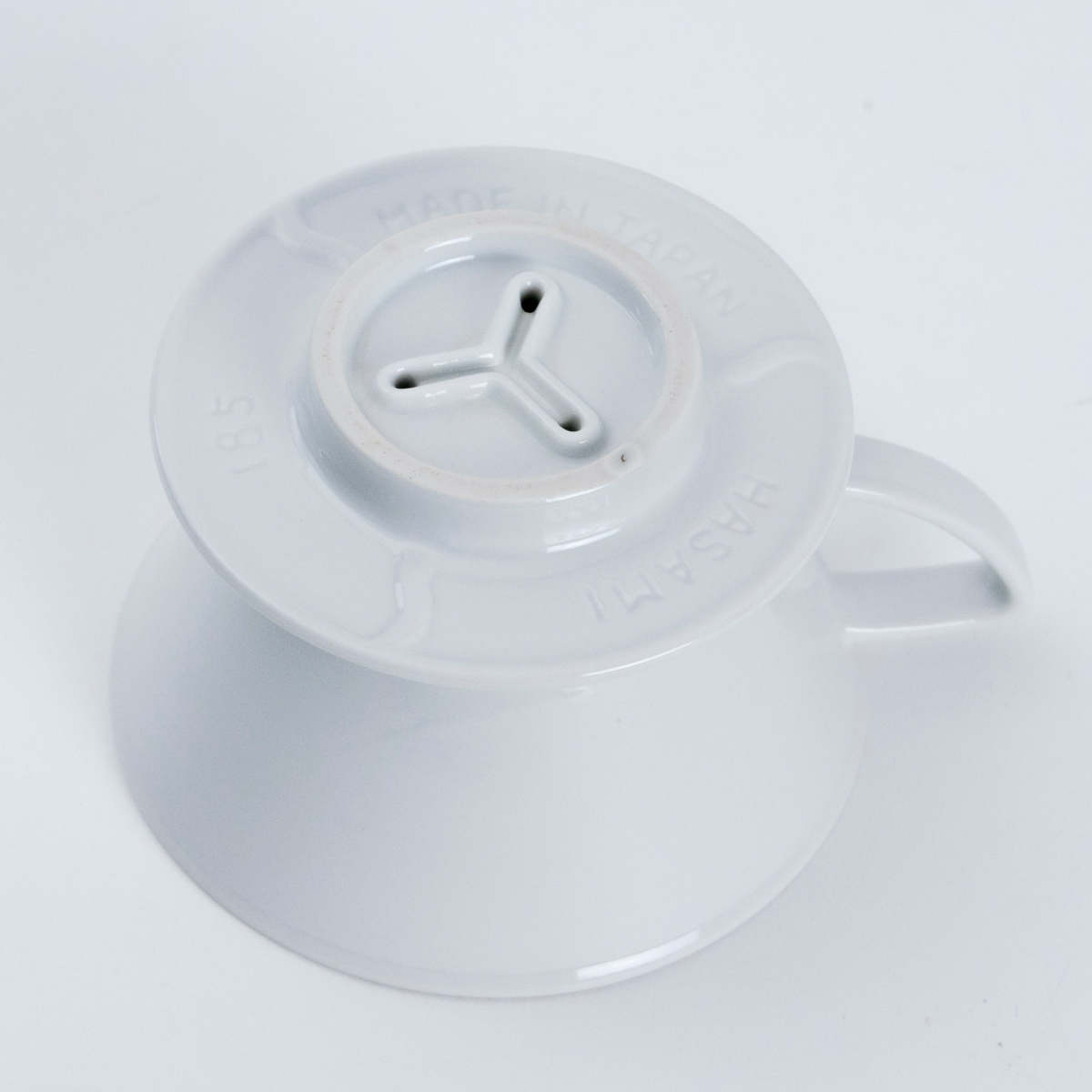 Kalita カリタ HA185 ドリッパー ウェーブ ( 2~4人用 磁器 波佐見焼 日本製 三つ穴構造 ドリップ コーヒー コーヒードリッパー おしゃれ シンプル 珈琲 用品 器具 コーヒーウェア ハンドドリップ 3つ穴 )