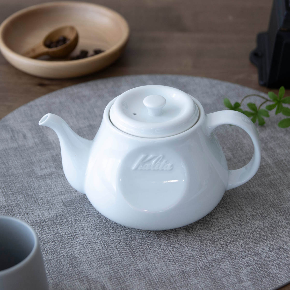 Kalita カリタ HA コーヒーポット 700ml ( 波佐見焼 日本製 磁器 ティーポット コーヒー ポット 1~4人用 おしゃれ シンプル 白 ホワイト 珈琲 紅茶 お茶 用品 器具 コーヒーウェア ハンドドリップ )