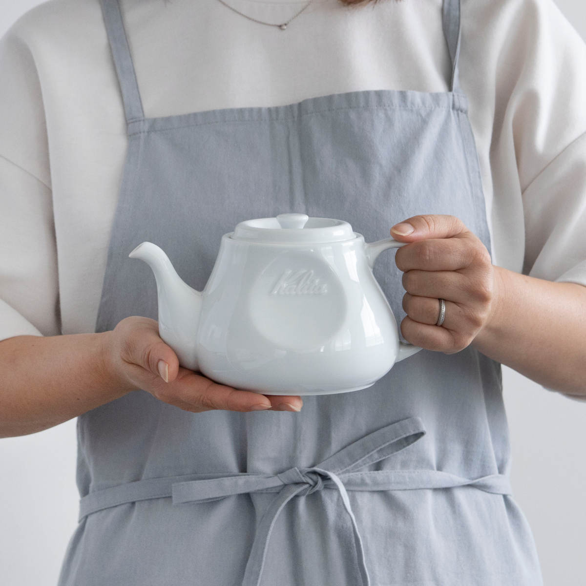 Kalita カリタ HA コーヒーポット 700ml ( 波佐見焼 日本製 磁器 ティーポット コーヒー ポット 1~4人用 おしゃれ シンプル 白 ホワイト 珈琲 紅茶 お茶 用品 器具 コーヒーウェア ハンドドリップ )