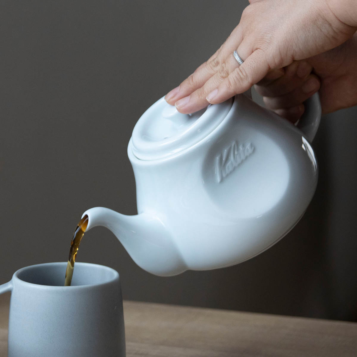 Kalita カリタ HA コーヒーポット 700ml ( 波佐見焼 日本製 磁器 ティーポット コーヒー ポット 1~4人用 おしゃれ シンプル 白 ホワイト 珈琲 紅茶 お茶 用品 器具 コーヒーウェア ハンドドリップ )