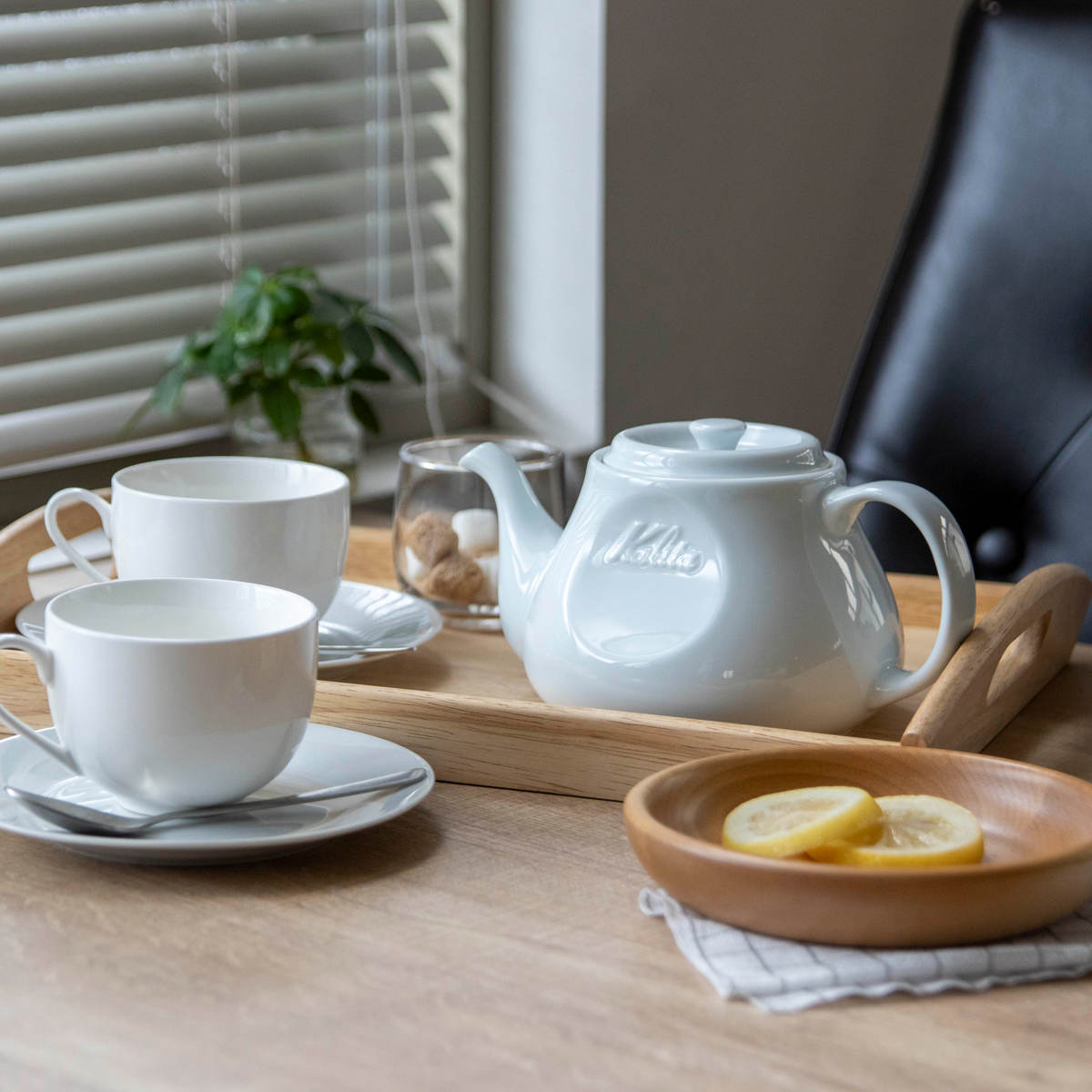 Kalita カリタ HA コーヒーポット 700ml ( 波佐見焼 日本製 磁器 ティーポット コーヒー ポット 1~4人用 おしゃれ シンプル 白 ホワイト 珈琲 紅茶 お茶 用品 器具 コーヒーウェア ハンドドリップ )