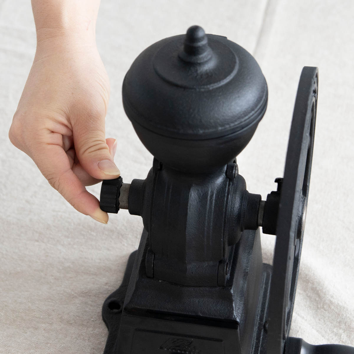 Kalita カリタ コーヒーミル ダイヤ ミル N ( 日本製 手挽き コーヒー コーヒー豆 おしゃれ レトロ クラシック 手動 ハンドコーヒーミル コーヒーグラインダー ) 【ブラック】 ブラック