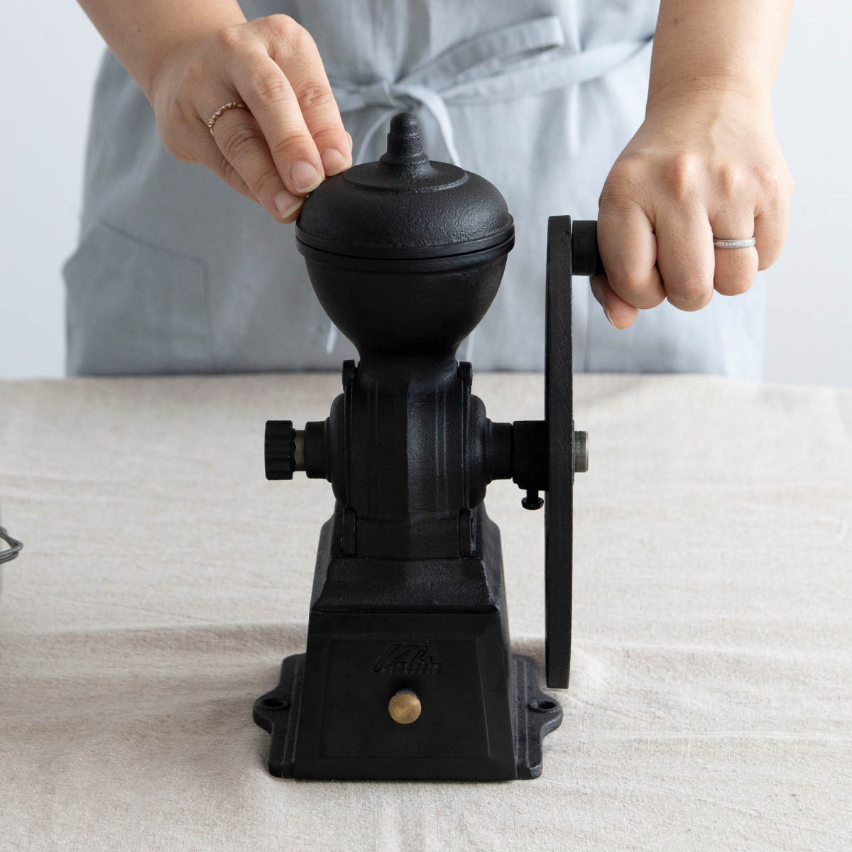 Kalita カリタ コーヒーミル ダイヤ ミル N ( 日本製 手挽き コーヒー コーヒー豆 おしゃれ レトロ クラシック 手動 ハンドコーヒーミル コーヒーグラインダー ) 【ブラック】 ブラック