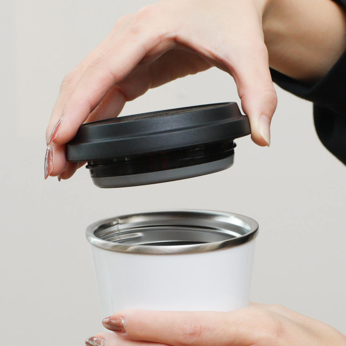 タンブラー フタ付き 300ml thermo mug モバイルタンブラー ステンレス ( ステンレスタンブラー コップ カップ 真空二重構造 保冷 保温 ステンレス製 コーヒー 紅茶 珈琲 シンプル おしゃれ ) 【アイボリー】 アイボリー