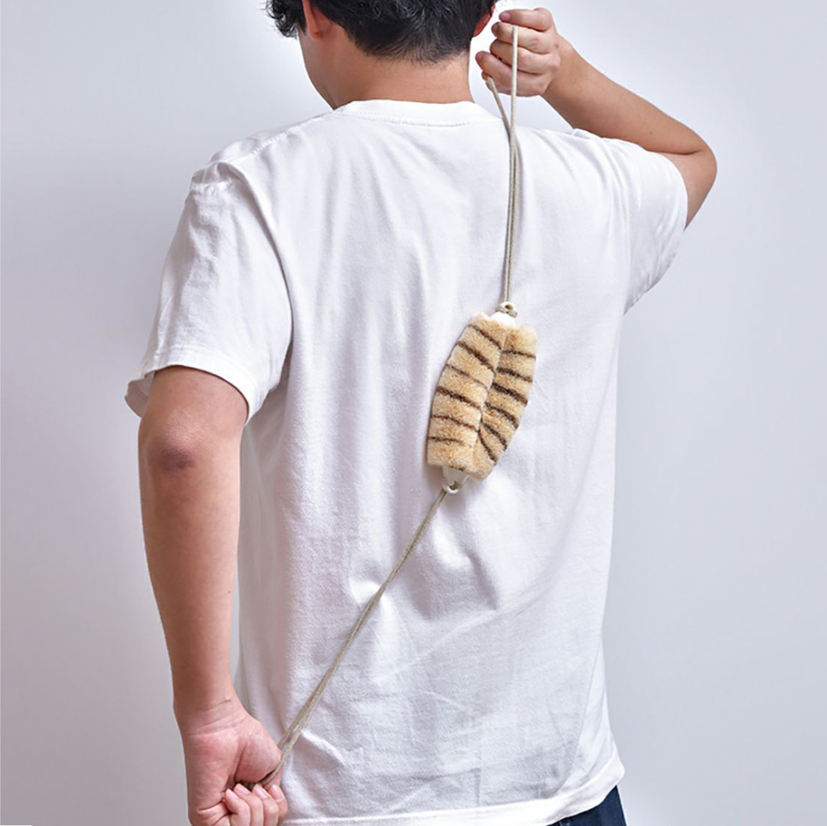 亀の子束子西尾商店 ボディたわし ひも付 サトオさん とてもやわらかい ( ボディブラシ ブラシ たわし 束子 ボディ 体 からだ サイザル麻 天然素材 体洗い 身体洗い ボディケア バスグッズ お風呂 入浴 )