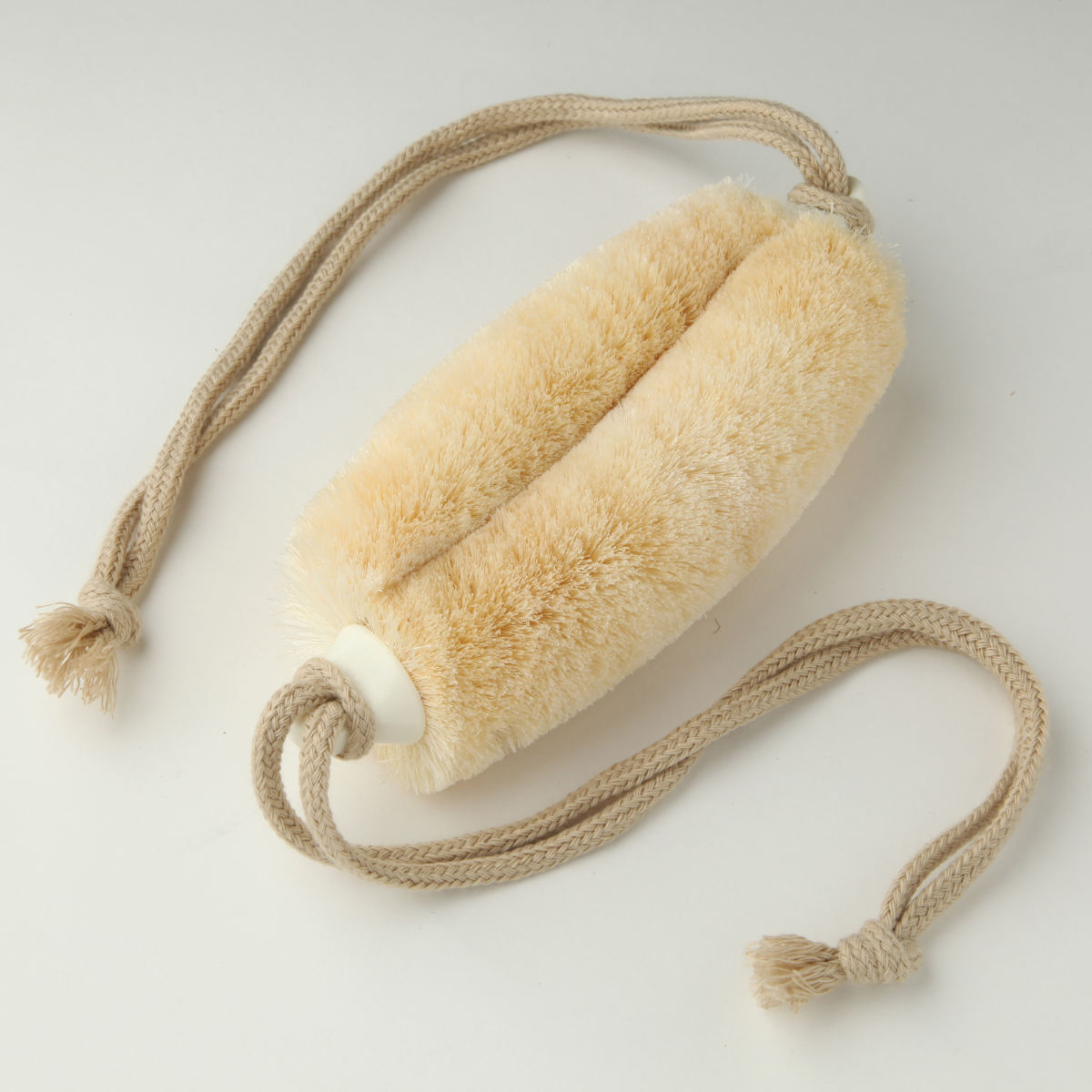 亀の子束子西尾商店 ボディたわし ひも付 サトオさん とてもやわらかい ( ボディブラシ ブラシ たわし 束子 ボディ 体 からだ サイザル麻 天然素材 体洗い 身体洗い ボディケア バスグッズ お風呂 入浴 )