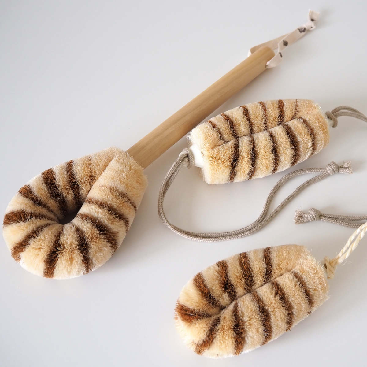 亀の子束子西尾商店 ボディたわし タムラさん やわらかい ( ボディブラシ ブラシ たわし 束子 ボディ 体 からだ サイザル麻 パーム 天然素材 体洗い 身体洗い ボディケア バスグッズ お風呂 入浴 )