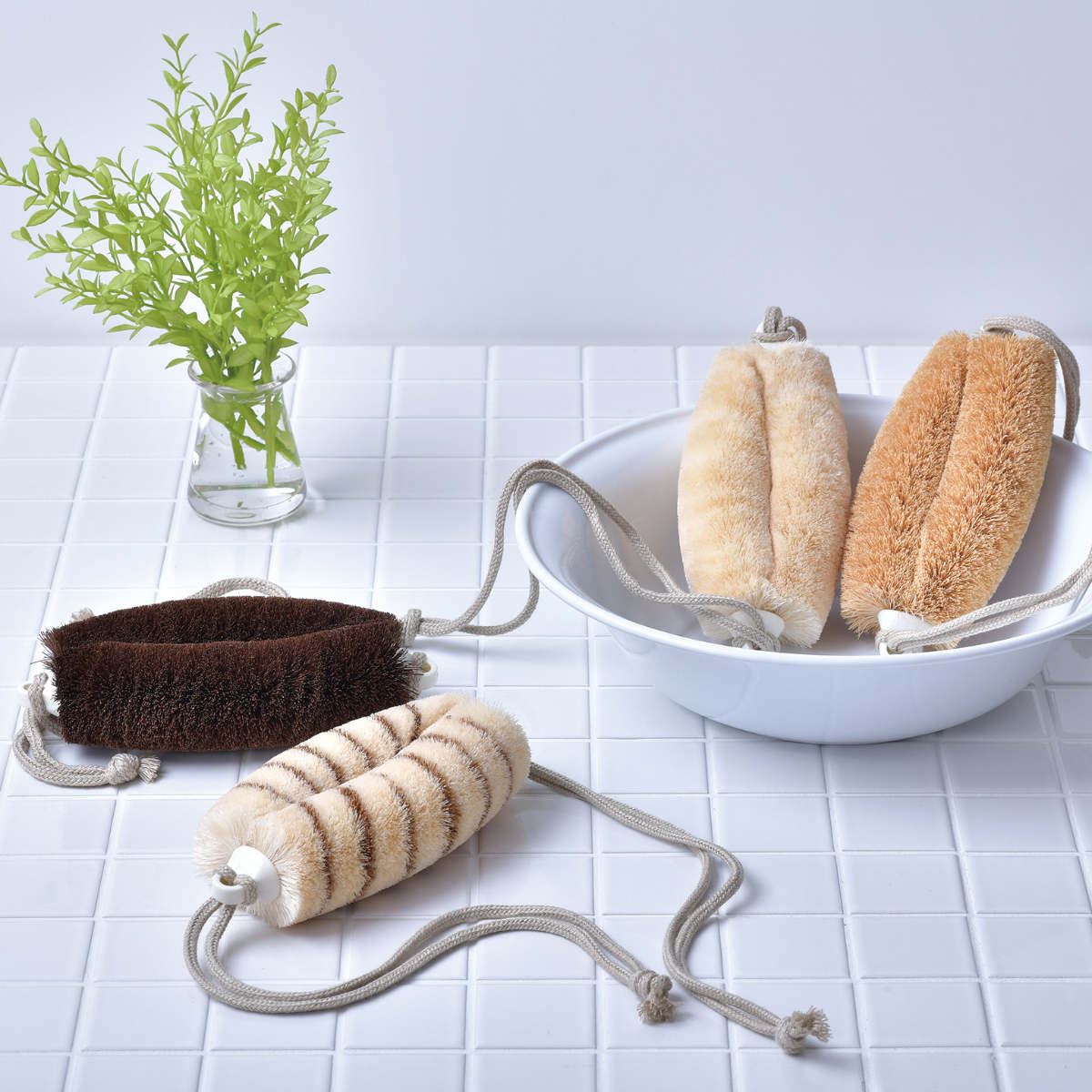 亀の子束子西尾商店 ボディたわし ひも付 タムラさん やわらかい ( ボディブラシ ブラシ たわし 束子 ボディ 体 からだ サイザル麻 パーム 天然素材 体洗い 身体洗い ボディケア バスグッズ お風呂 入浴 )