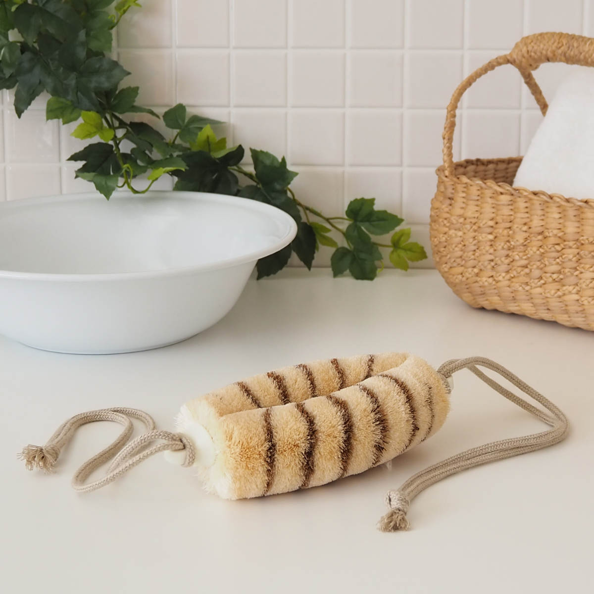 亀の子束子西尾商店 ボディたわし ひも付 タムラさん やわらかい ( ボディブラシ ブラシ たわし 束子 ボディ 体 からだ サイザル麻 パーム 天然素材 体洗い 身体洗い ボディケア バスグッズ お風呂 入浴 )