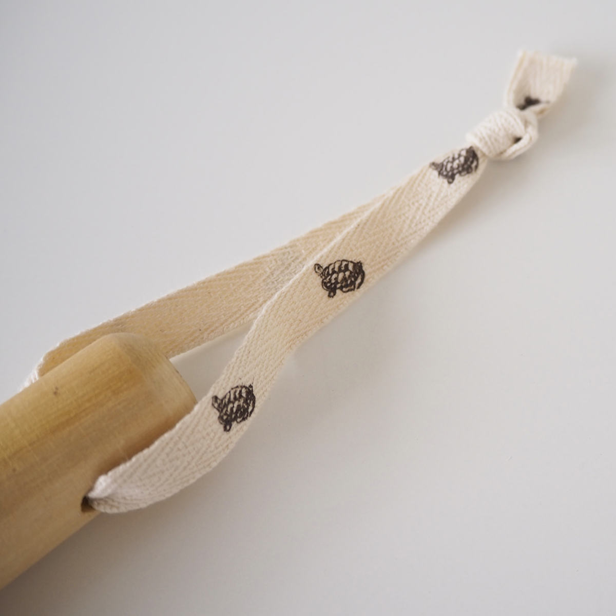 亀の子束子西尾商店 ボディたわし 柄付 タムラさん やわらかい ( ボディブラシ ブラシ たわし 束子 ボディ 体 からだ サイザル麻 パーム 天然素材 体洗い 身体洗い ボディケア バスグッズ お風呂 入浴 )