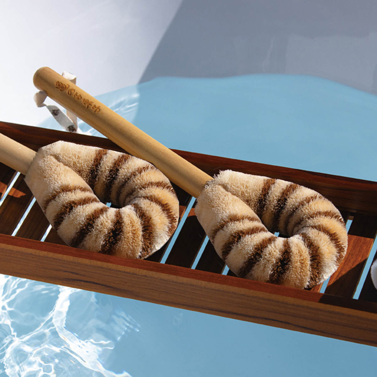 亀の子束子西尾商店 ボディたわし 柄付 タムラさん やわらかい ( ボディブラシ ブラシ たわし 束子 ボディ 体 からだ サイザル麻 パーム 天然素材 体洗い 身体洗い ボディケア バスグッズ お風呂 入浴 )