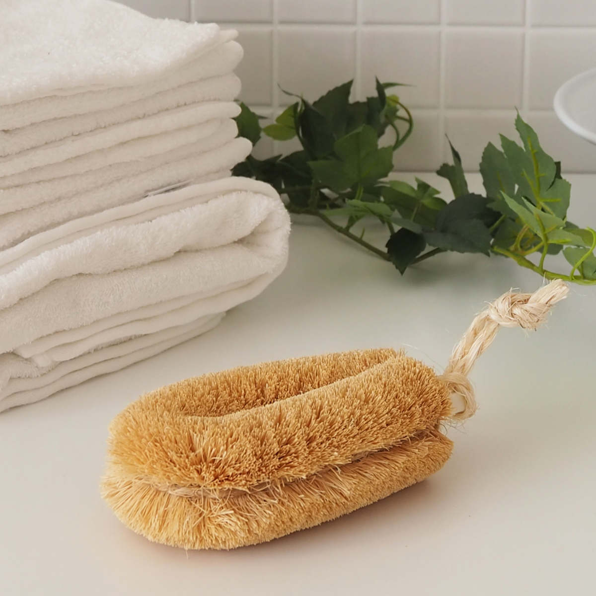 亀の子束子西尾商店 ボディたわし ニシオくん かため ( ボディブラシ ブラシ たわし 束子 ボディ 体 からだ パーム 天然素材 体洗い 身体洗い ボディケア バスグッズ お風呂 入浴 )