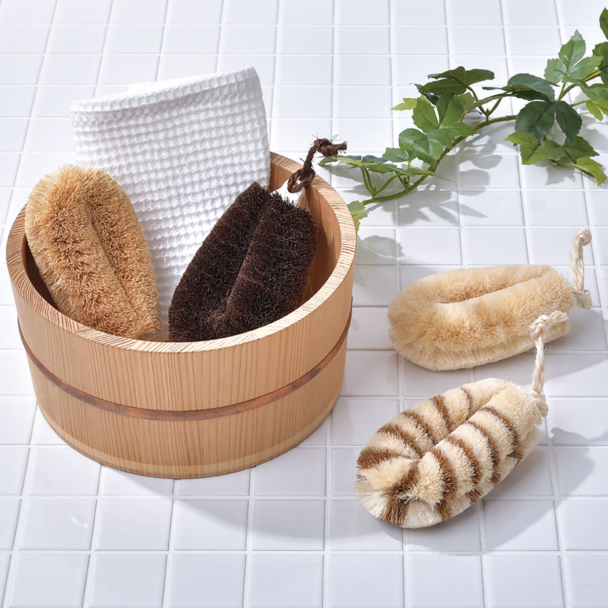 亀の子束子西尾商店 ボディたわし ニシオくん かため ( ボディブラシ ブラシ たわし 束子 ボディ 体 からだ パーム 天然素材 体洗い 身体洗い ボディケア バスグッズ お風呂 入浴 )