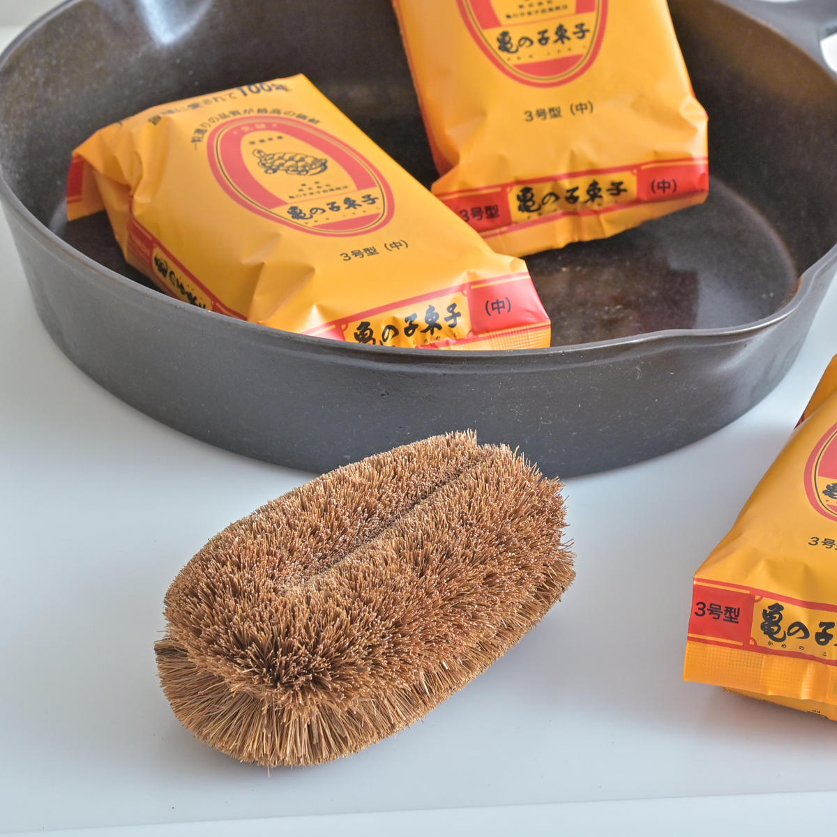 たわし 亀の子束子 3号 中 10個セット ( タワシ 束子 亀の子タワシ ざる洗い まな板洗い コゲ落とし 天然素材 フライパン 鍋 調理器具を洗う 食器洗い 皿洗い 野菜洗い 洗う 泥落とし キッチン用品 )