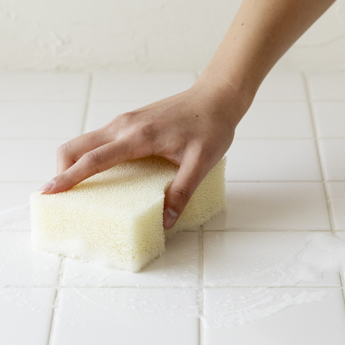 亀の子束子西尾商店 バススポンジ 大判 Do バス洗い 亀の子スポンジ ( 亀の子タワシ 浴室掃除 スポンジ ポリウレタン 水切れがいい 銀イオン 抗菌 大きめ 高品質 プレゼント 掃除用品 掃除グッズ ) 【オレンジ】 オレンジ