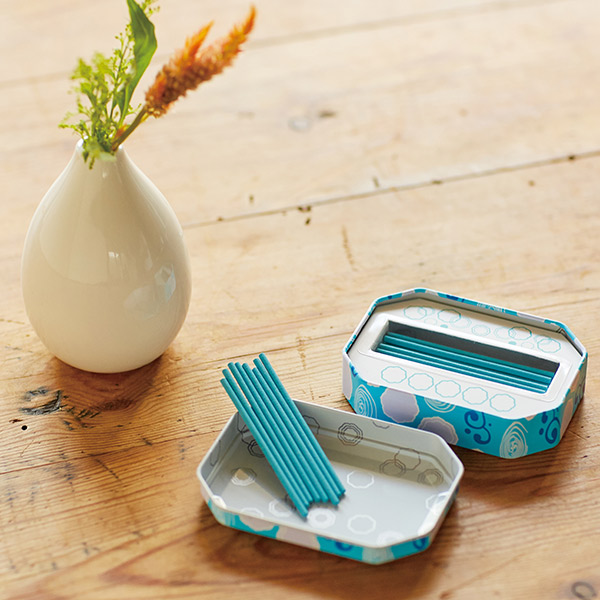 線香 彩風 缶入りアロマインセンス マグネット香立付き 花 ( お線香 香 アロマ お香 ホルダー付き マグネット香立て 香皿 灰固まる 片付け簡単 持ち運び 8分 玄関 リビング ルームフレグランス おしゃれ ) 【海】 海