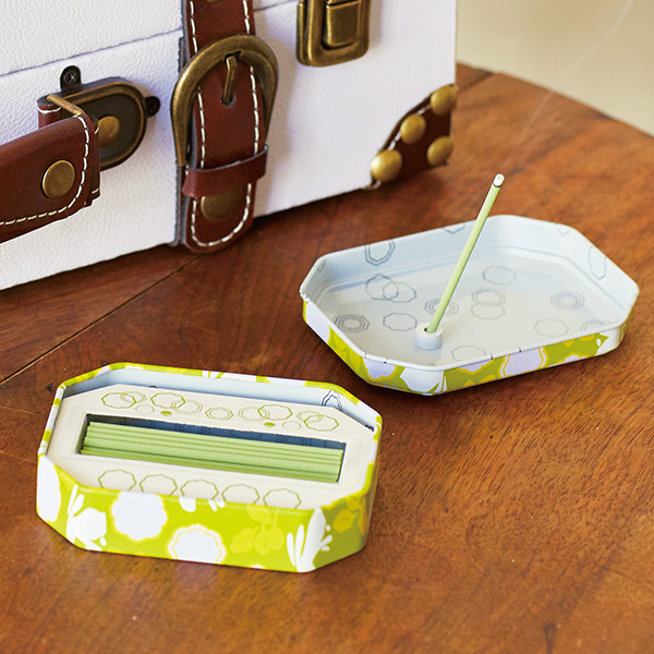 線香 彩風 缶入りアロマインセンス マグネット香立付き 花 ( お線香 香 アロマ お香 ホルダー付き マグネット香立て 香皿 灰固まる 片付け簡単 持ち運び 8分 玄関 リビング ルームフレグランス おしゃれ ) 【海】 海