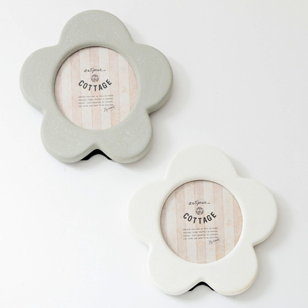 フォトフレーム フラワーフォトフレーム レジン ( 写真立て フォトスタンド 写真 フレーム ミニ 小さめ ましかく 花型 フラワー 丸窓 かわいい アンティーク調 ましかくプリント 壁掛け 置き型 ウエディングフォト お花の形 ) 【グレー】