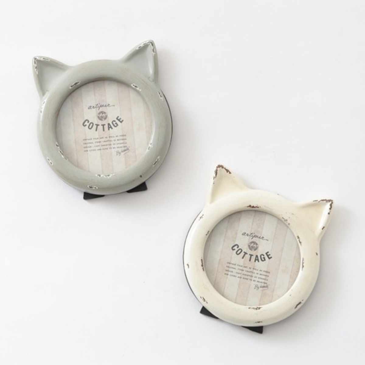 フォトフレーム キャットフォトフレーム レジン ( 写真立て フォトスタンド 写真 フレーム ミニ 小さめ ネコ型 猫 幅10.5cm アンティーク加工 キャットフレーム 手のひらサイズ 壁掛け 置き型 ) 【ホワイト】 ホワイト