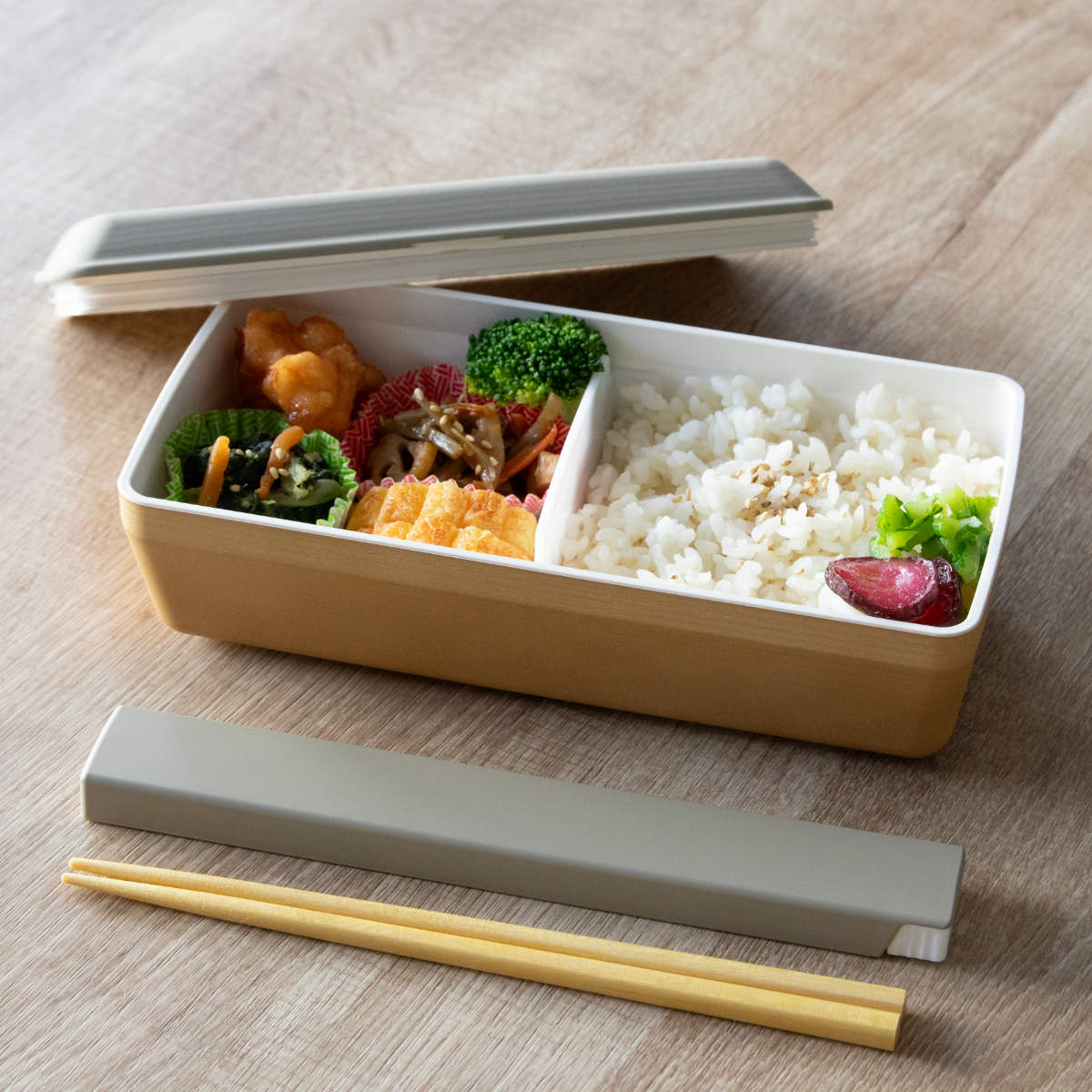 弁当箱 700ml 1段 earth color 抗菌長角弁当 ( お弁当箱 ランチボックス レンジ対応 食洗機対応 抗菌 一段 日本製 レンジOK 食洗機OK 弁当 お弁当 ランチバンド付き 大人 抗菌加工 仕切り付き ) 【ダークブラウン】 ダークブラウン