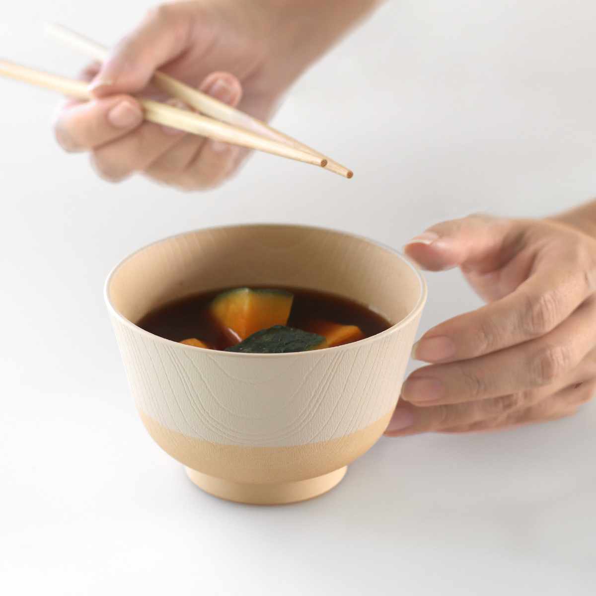 茶碗 330ml やさしい彩り 抗菌 汁椀 同色5個セット ( 日本製 電子レンジ対応 食洗機対応 お椀 椀 味噌汁碗 おしゃれ かわいい 抗菌加工 スープ 味噌汁 木目調 軽い 割れにくい 子ども 介護 ) 【ウグイス】 ウグイス