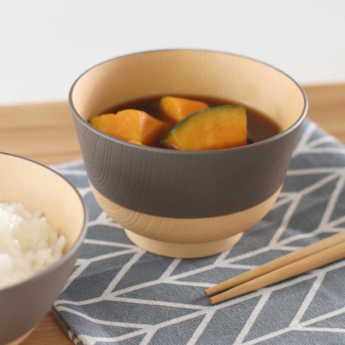 茶碗 330ml やさしい彩り 抗菌 汁椀 5個入 ( 日本製 電子レンジ対応 食洗機対応 椀 お椀 味噌汁碗 おしゃれ かわいい 抗菌加工 スープ 味噌汁 木目調 軽い 割れにくい 子ども 介護 )