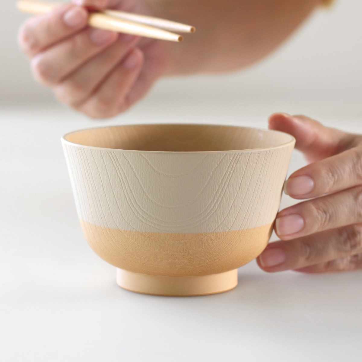 茶碗 330ml やさしい彩り 抗菌 汁椀 5個入 ( 日本製 電子レンジ対応 食洗機対応 椀 お椀 味噌汁碗 おしゃれ かわいい 抗菌加工 スープ 味噌汁 木目調 軽い 割れにくい 子ども 介護 )