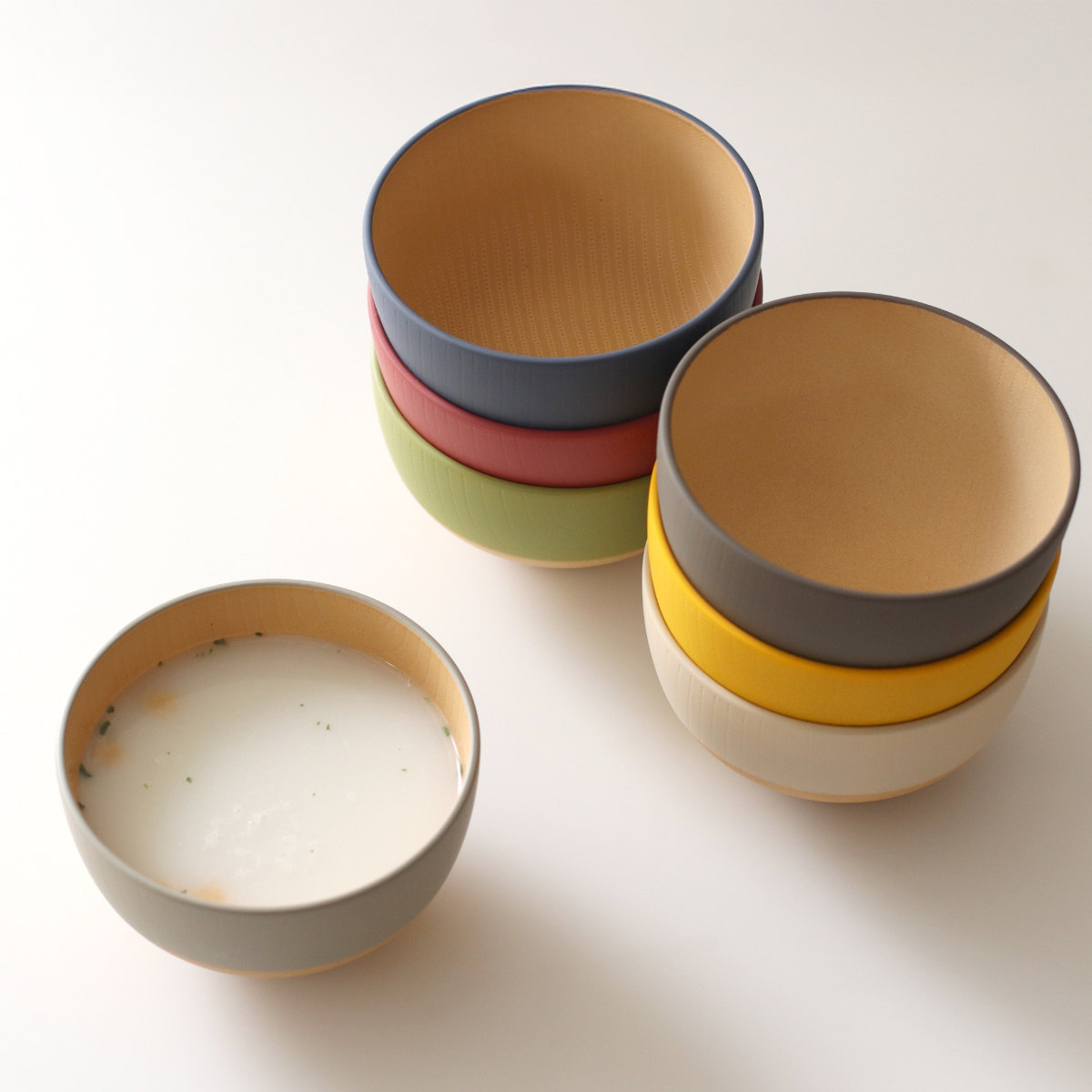 汁椀 250ml やさしい彩り 抗菌 キッズ 同色5個セット ( 日本製 電子レンジ対応 食洗機対応 子ども 子供 食器 お椀 味噌汁 おしゃれ かわいい 抗菌加工 木目 シンプル 割れにくい 軽い スープボウル ) 【クルミ】 クルミ