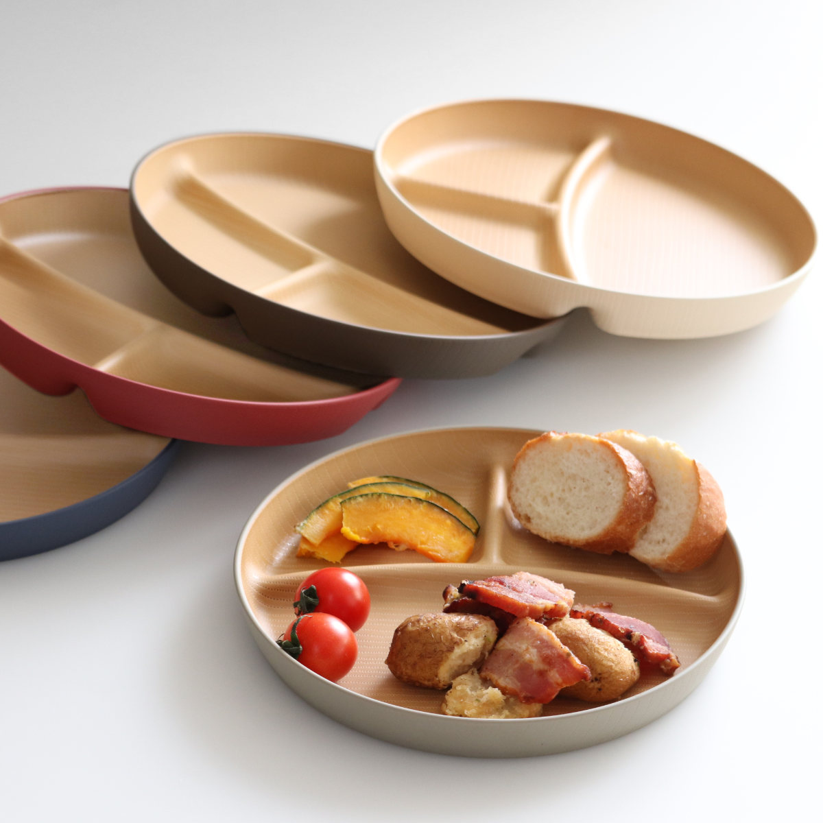 キッチンプレート やさしい彩り キッズ プレート 同色3枚セット ( 21.cm 日本製 電子レンジ対応 食洗機対応 ランチプレート 仕切皿 丸 仕切り皿 おしゃれ かわいい 3つ仕切り 軽い 割れにくい ラウンド ランチ皿 ワンプレート ) 【あかね】 あかね