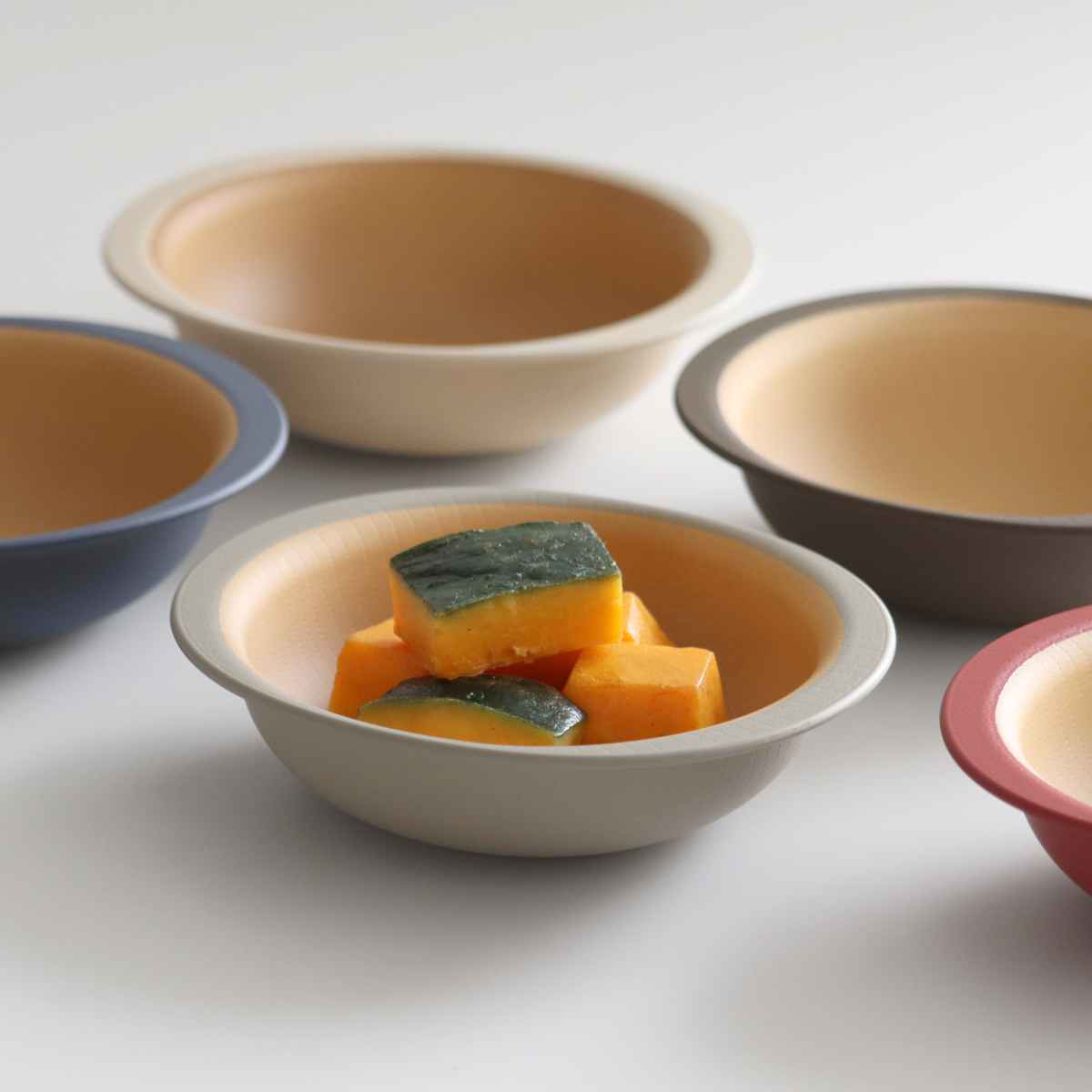 やさしい彩りキッズボウル るり色 同色3個セット ( キッズ 子ども 子供 日本製 電子レンジ対応 食洗機対応 抗菌 15cm 中鉢 子ども用食器 キッズ用 サラダボウル シリアルボウル おやつ スープ 朝食 軽い 割れにくい ) 【あかね】 あかね