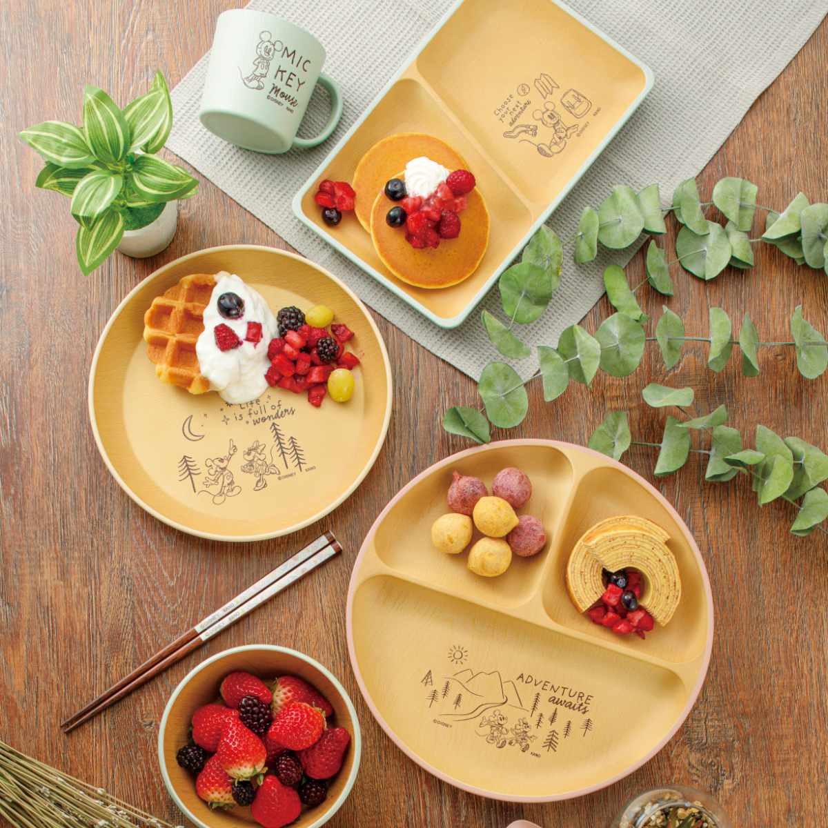 トレー mA 抗菌 レンジ対応トレー S ミッキーマウス ( 日本製 電子レンジ対応 食洗機対応 ミッキー ディズニー トレイ お盆 24×18cm おしゃれ かわいい キャラクター 子ども用 キャラ カフェトレー 子供用 おやつ ティータイム ) 【グレー】 グレー