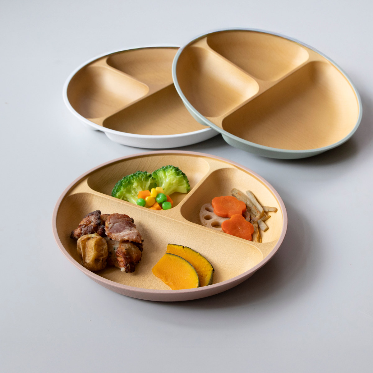 ランチプレート 23cm earth color 抗菌 すくえる 丸 ( 電子レンジ対応 食洗機対応 日本製 プラスチック 仕切り皿 丸皿 3つ仕切り おしゃれ かわいい 軽い 割れにくい シンプル 木目調 子ども 介護 すくいやすい 子供 ) 【グリーン】 グリーン