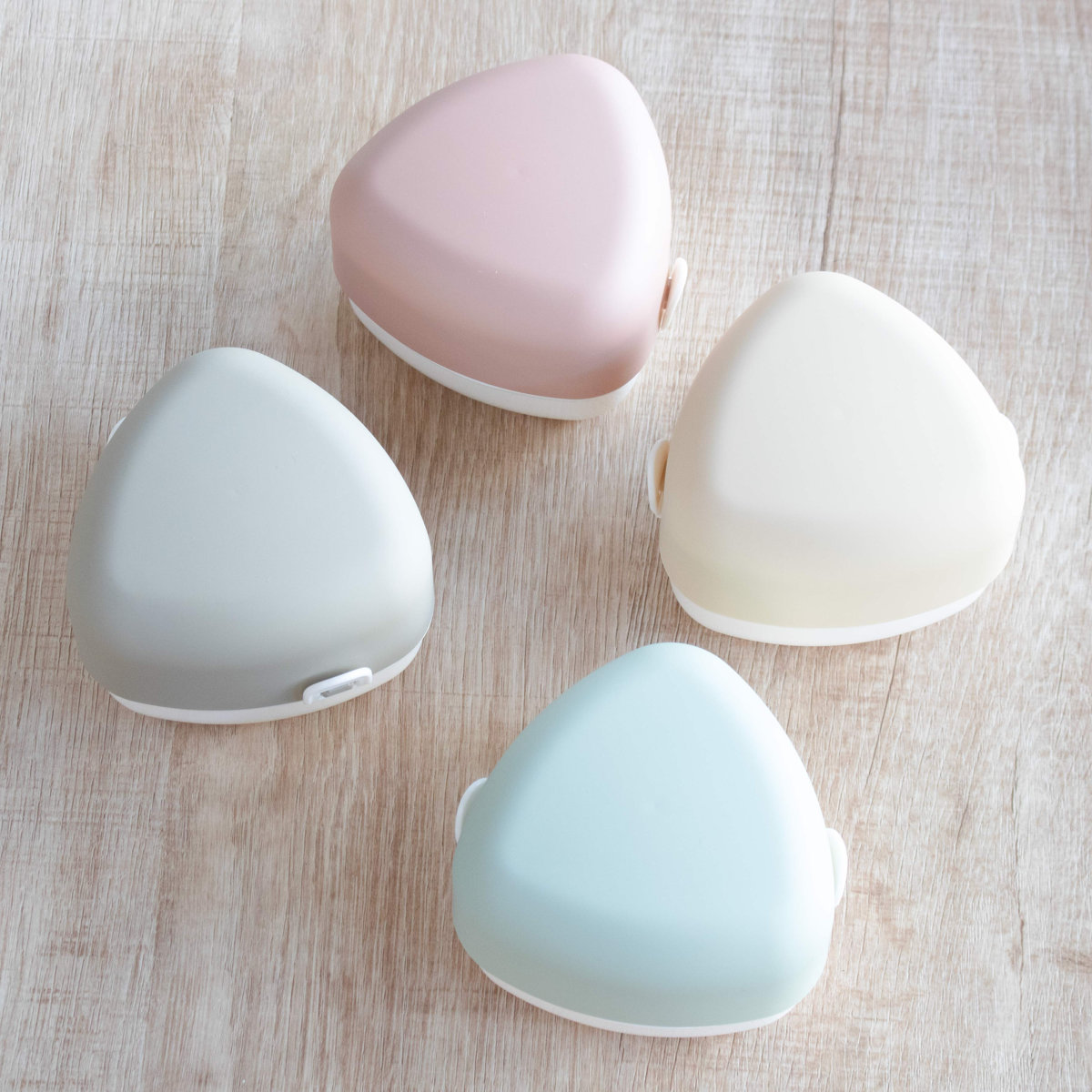 おにぎりケース やさしい彩り おにぎり ( お弁当箱 2段 弁当箱 ランチボックス 食洗機対応 レンジ対応 食洗機OK レンジOK 二段弁当箱 二段 おにぎりランチ 弁当 シール蓋 おむすび 二点ロック 日本製 ) 【サクラ】 サクラ