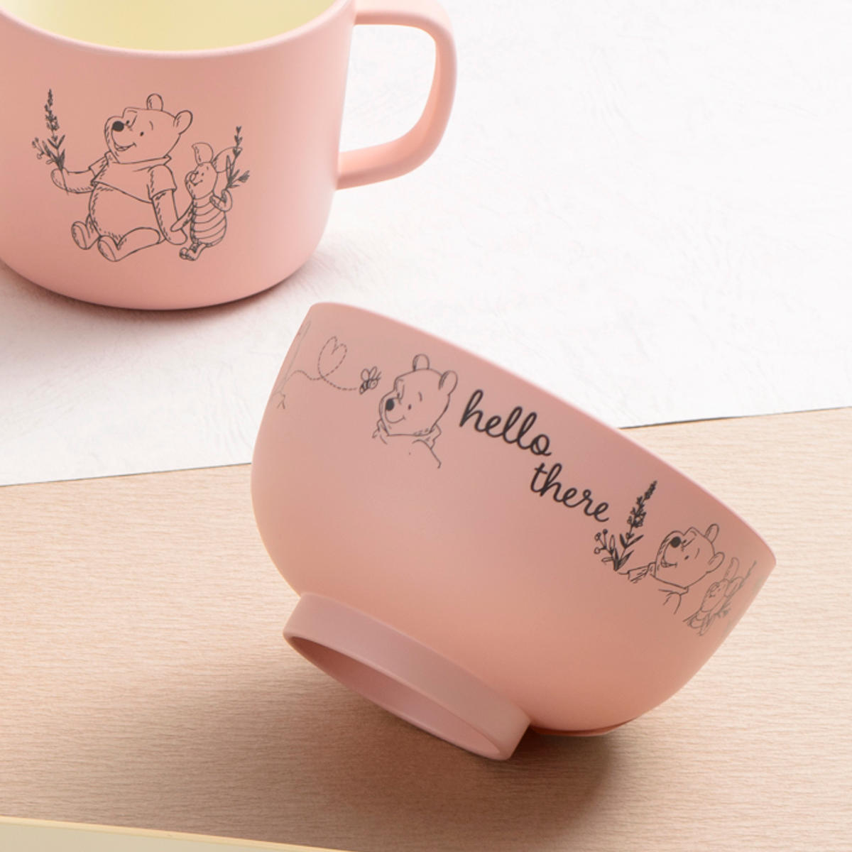 汁椀 Pooh Bee 抗菌汁わん くまのプーさん ( BPAフリー 日本製 抗菌 電子レンジ対応 食洗機対応 プーさん ピグレット 茶碗 椀 おしゃれ かわいい ディズニー キャラクター 軽い 割れにくい お椀 ボウル ) 【グレージュ】 グレージュ