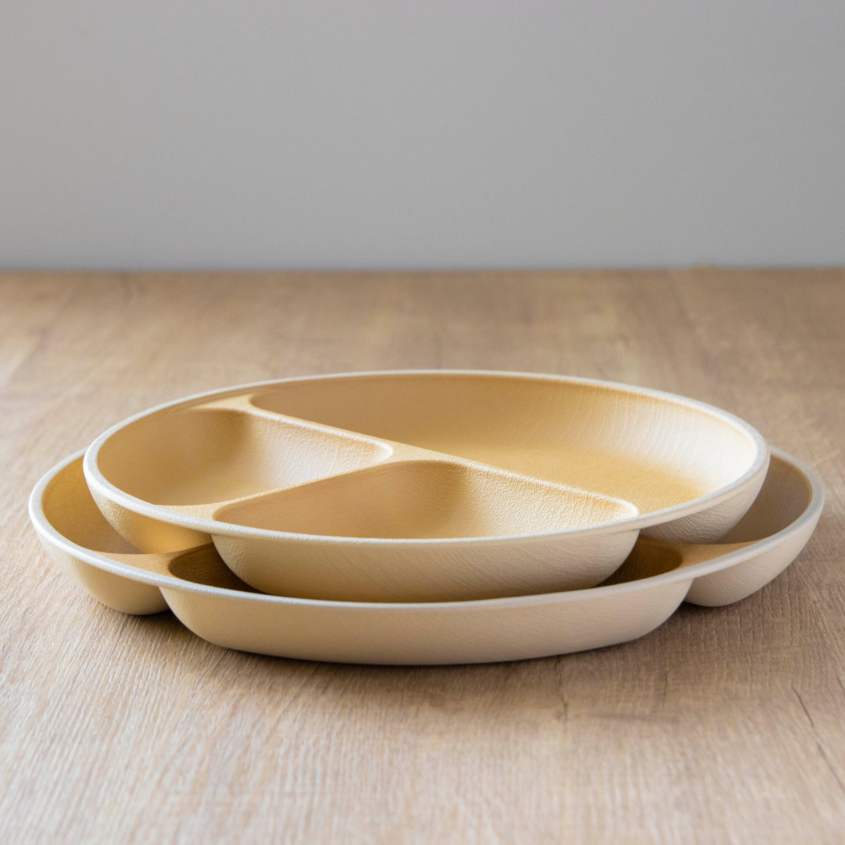 ランチプレート earth color 抗菌 S ( 電子レンジ対応 食洗機対応 BPAフリー 日本製 皿 お皿 プレート 子供 子ども キッズ おしゃれ かわいい 仕切皿 ランチ皿 お子様ランチ 3つ仕切り ワンプレート 木目調 抗菌加工 ) 【グレー】 グレー
